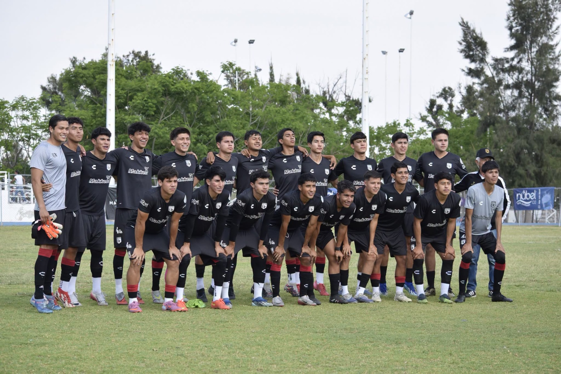 Plantilla completa de la rama varonil de Mägos Unión Deportiva
